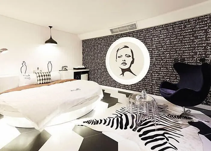 Boutique 9